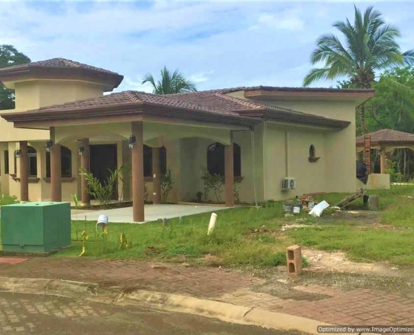 Cozy House - Tropical Homes Construction