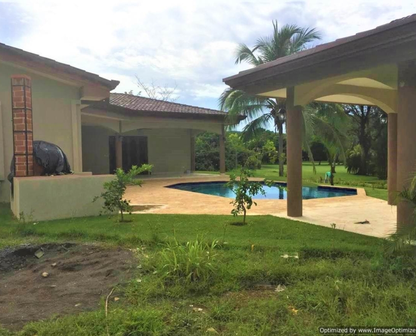 Cozy House - Tropical Homes Construction