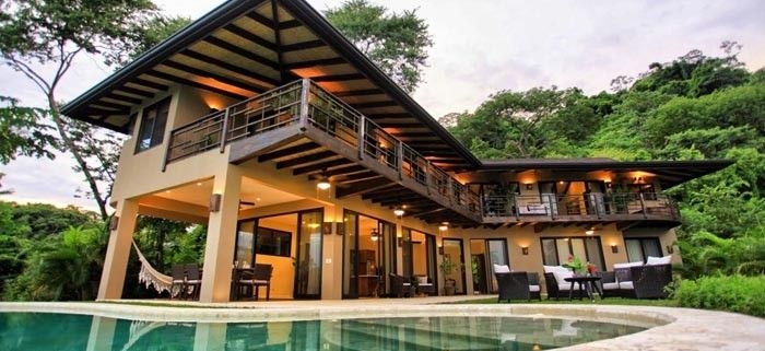 Expat home building in Costa Rica