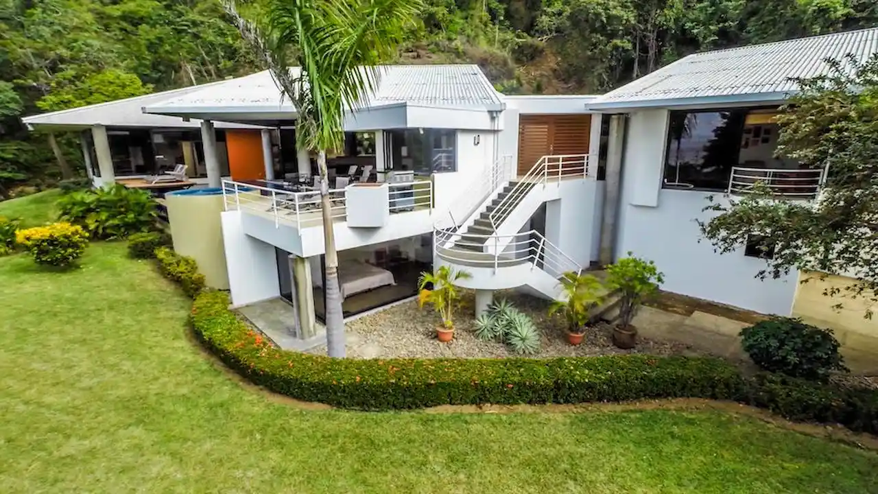 Retirement home construction in Costa Rica